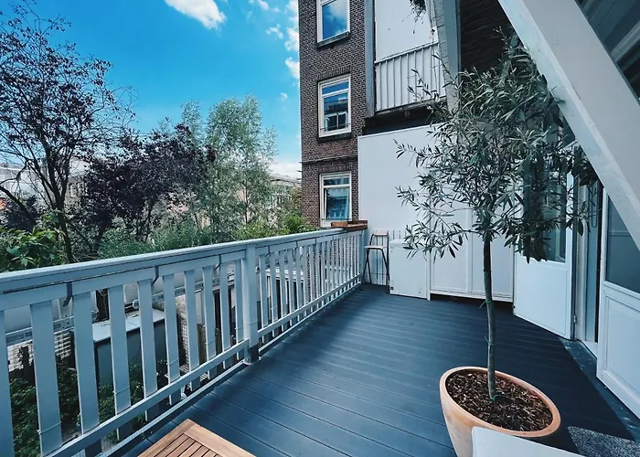 Spacious Designer Duplex Next To Park Διαμέρισμα *