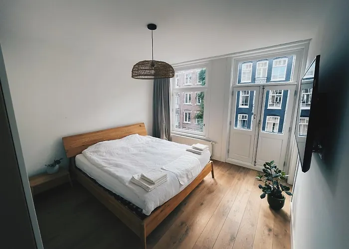 Spacious Designer Duplex Next To Park Διαμέρισμα