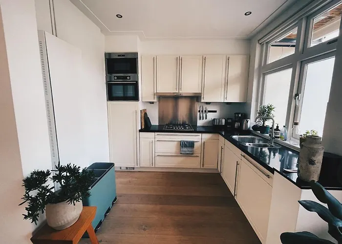 Spacious Designer Duplex Next To Park Διαμέρισμα