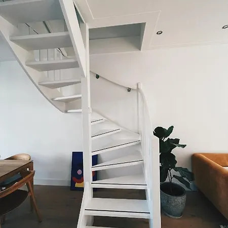 Spacious Designer Duplex Next To Park 암스테르담